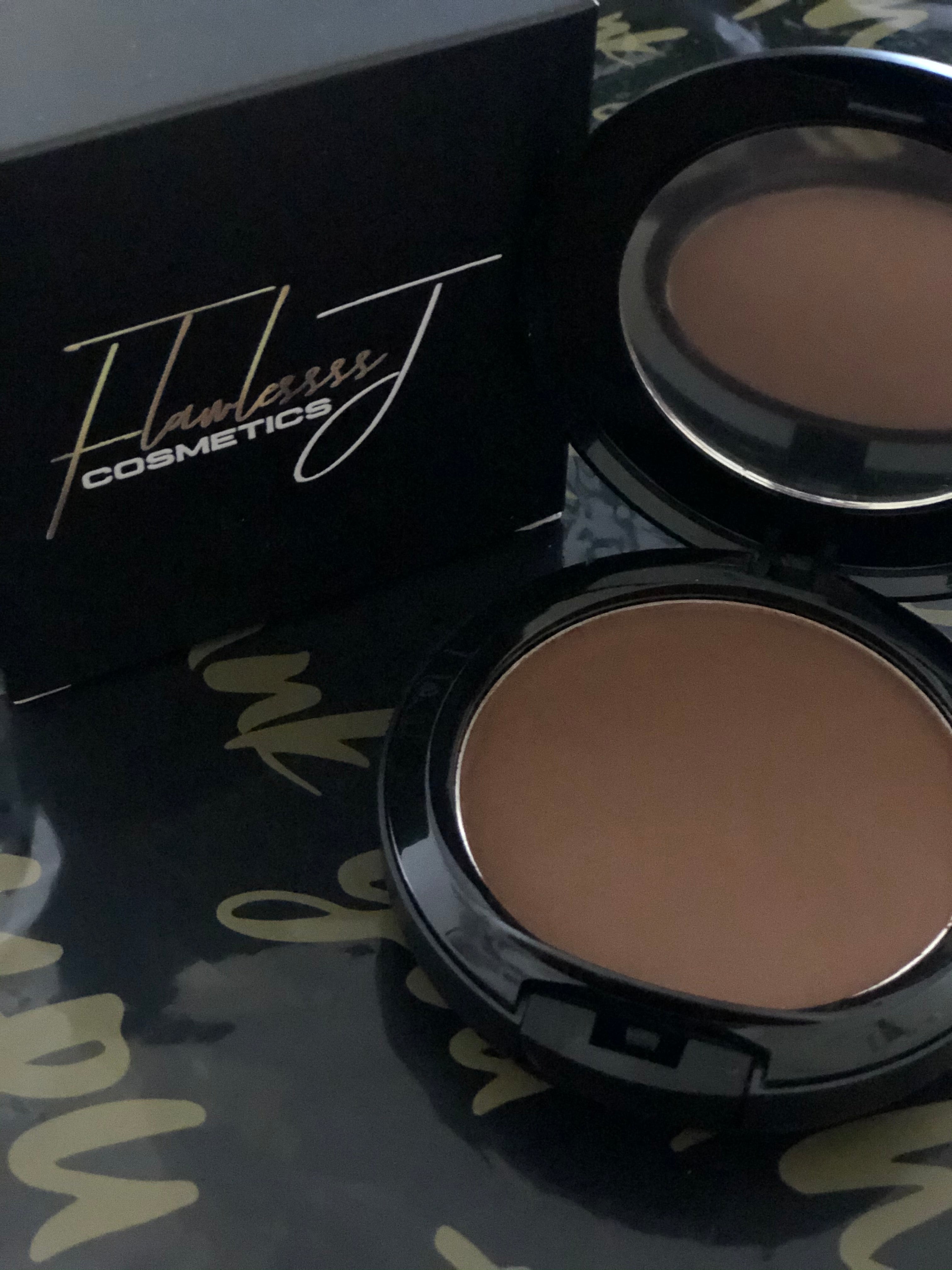 Flawlessssj Cream to Powder Foundation