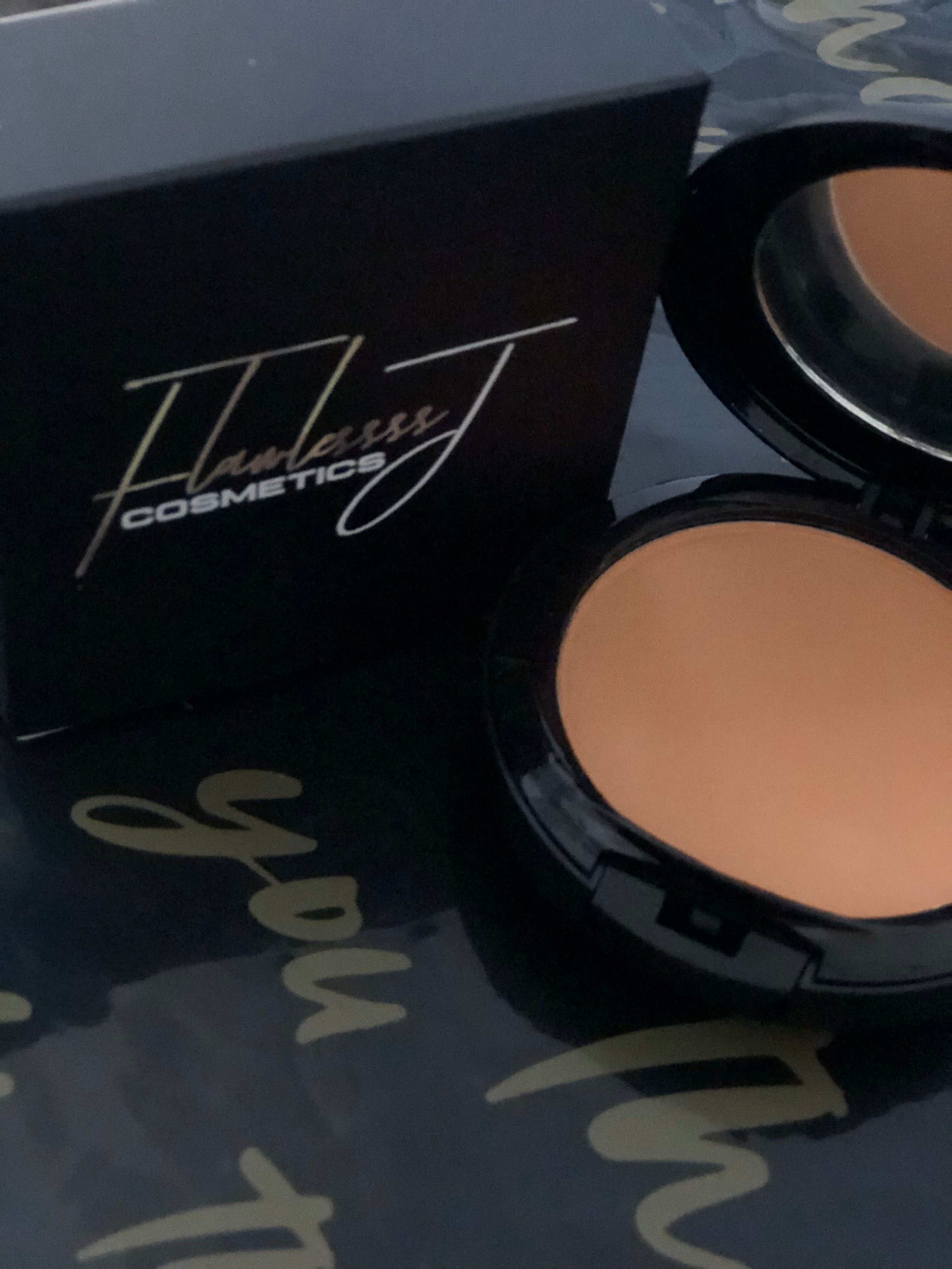 Flawlessssj Cream to Powder Foundation